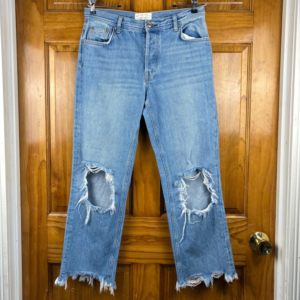 We The Free Free People Sz 27 Maggie Distressed Straight Leg Jeans Light Wash